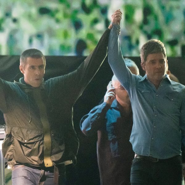 Αυτό είναι το καλύτερο τραγούδι των Oasis σύμφωνα με τους ίδιους