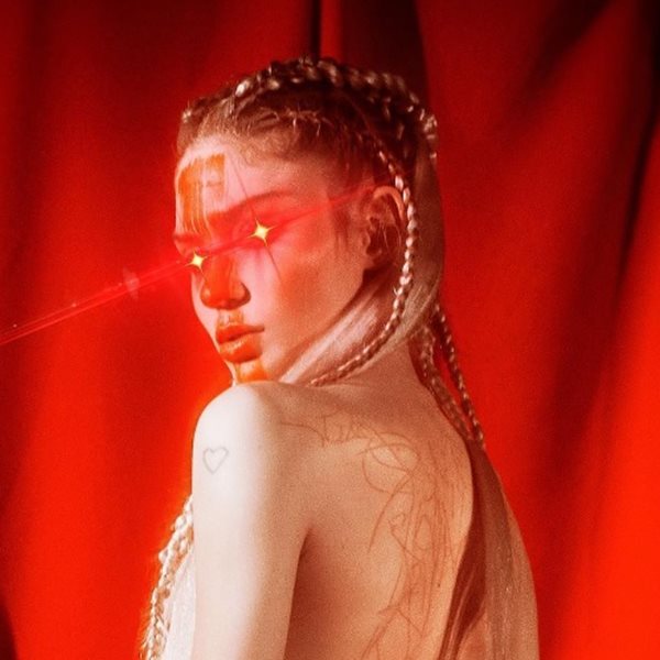 Grimes, η κυβερνοπάνκ Αφροδίτη της ηλεκτρονικής σκηνής