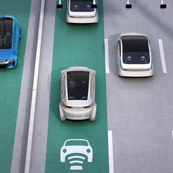 Δρόμος που φορτίζει ηλεκτρικά αυτοκίνητα, έγινε κι αυτό