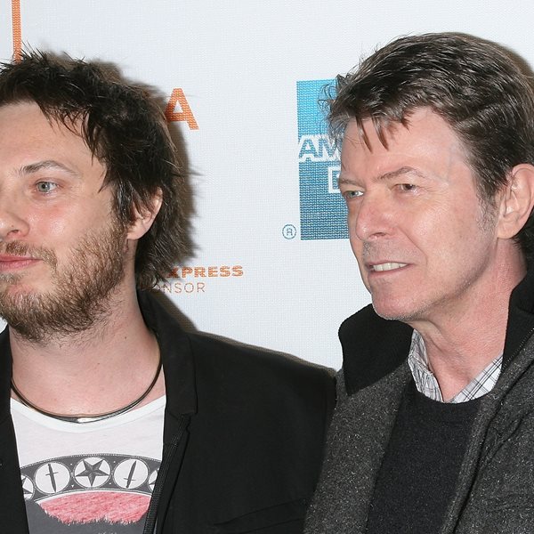 Ο γιος του David Bowie τιμά τον πατέρα του