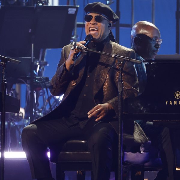 Ο Stevie Wonder έχει κάτι να πει για το beef Kendrick Lamar και Drake