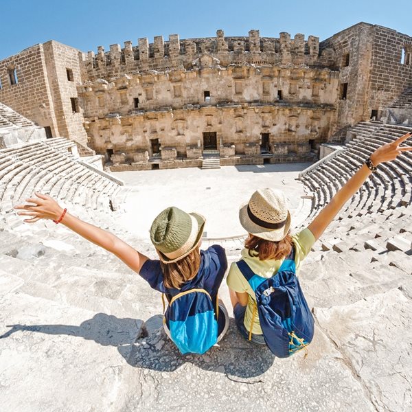 Πού αφήνουν τα μεγαλύτερα ποσά οι ξένοι τουρίστες στην Ελλάδα;