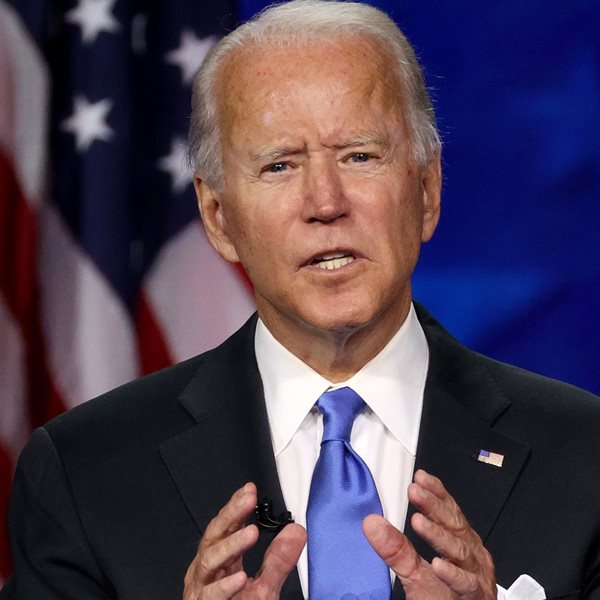 Η Kamala Harris‎‎ βασική επιλογή αν αποσυρθεί ο Joe Biden