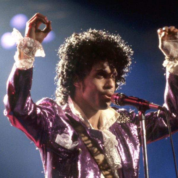 Tο ακυκλοφόρητο Cosmic Day του Prince κυκλοφορεί, επιτέλους, πλήρες