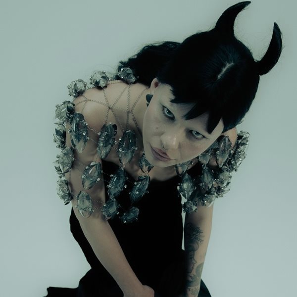 H Kovacs έρχεται τον Δεκέμβριο στην Ελλάδα