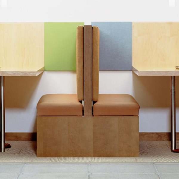 Το να τρως έξω μόνος κάνει κακό στην υγεία σου και στο περιβάλλον