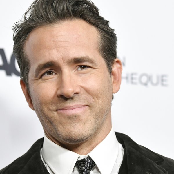 O Ryan Reynolds τρολάρει την αγκαλιά Blake Lively - Taylor Swift