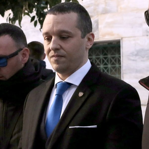 Ο Χρυσαυγίτης Ηλίας Κασιδιάρης, πραγματικός ηγέτης του κόμματος των Σπαρτιατών