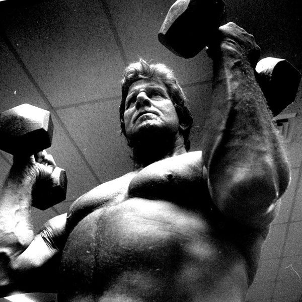 Charles Atlas, ο άνθρωπος που πουλούσε μύες μέσω ταχυδρομείου