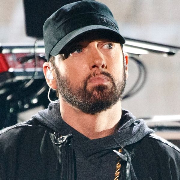 Σε άλλα νέα, ο Eminem αγόρασε έναν NFT πίθηκο που του μοιάζει