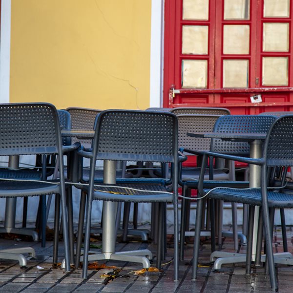 Οι μεταλλάξεις του κορονοϊού και τα νέα κρούσματα ίσως φέρουν ολικό lockdown