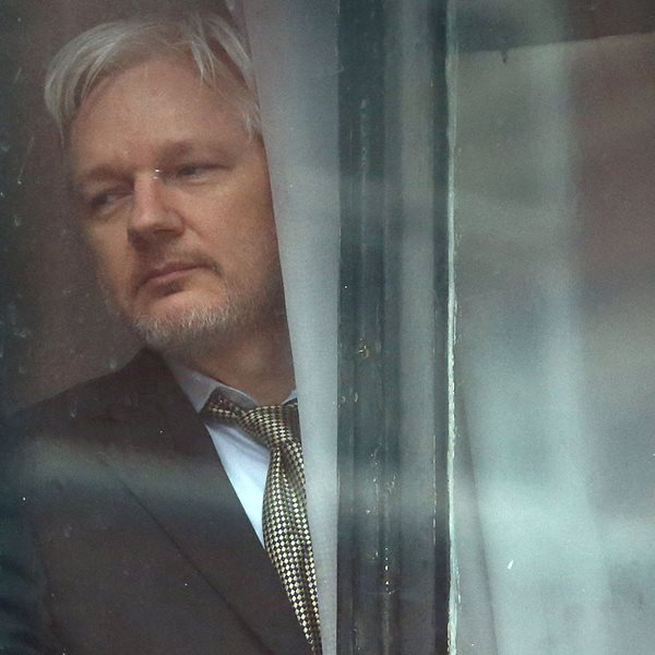 Η 7χρονη εξορία του Julian Assange