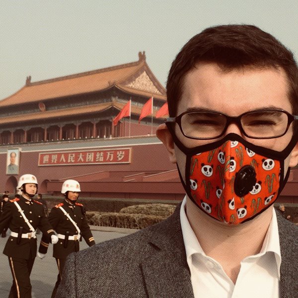 Ο άνθρωπος που φτιάχνει τις καλύτερες μάσκες του κόσμου