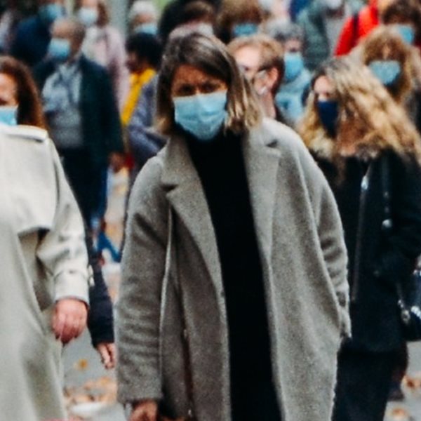 Κορονοϊός: Στο κόκκινο με 6.862 νέα κρούσματα