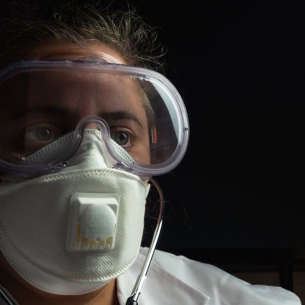 Στο τραπέζι νέα μέτρα για τον κορονοϊό