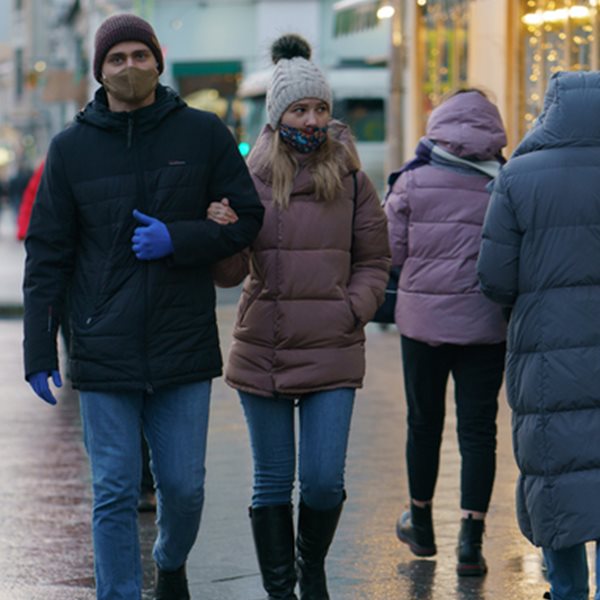 Κορονοϊός: Σταθερά πάνω από 100 οι θάνατοι