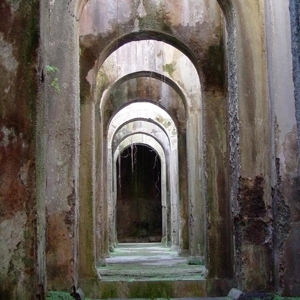 Η Piscina Mirabilis στη Νάπολη μεταμορφώνεται σε μουσείο σύγχρονης τέχνης