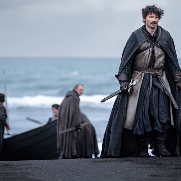 5 νέες σειρές και ταινίες για να λιώσεις αυτό το σαββατοκύριακο