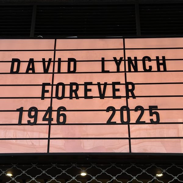 Στο Cinobo Πατησίων, θα βρεις μία ειδική προβολή για να τιμήσεις σωστά τη μνήμη του David Lynch