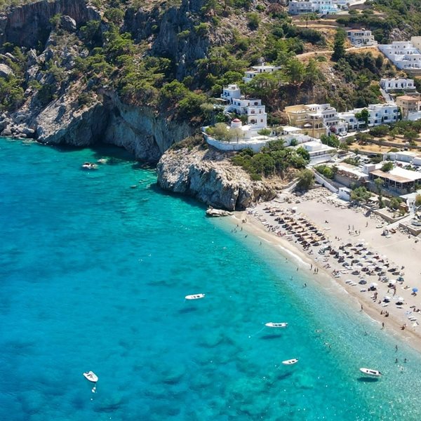 Το ελληνικό νησί που αποθεώνουν τα ξένα μέσα γιατί εκεί παγώνει ο χρόνος