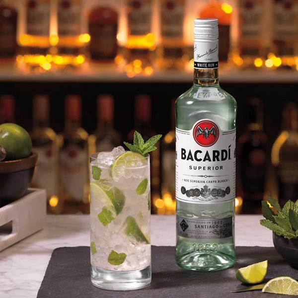 Γιατί το Bacardi έχει μία νυχτερίδα στο logo του