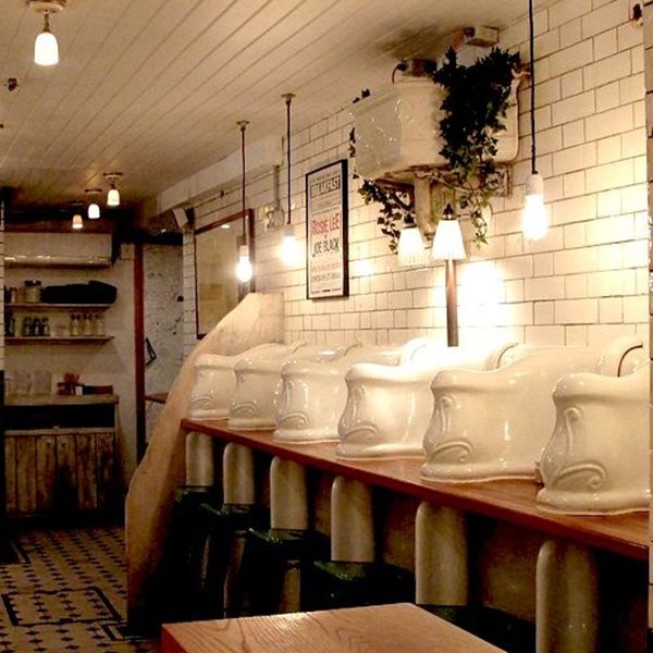 Οι Βικτοριανές τουαλέτες του Λονδίνου μεταμορφώθηκαν σε μυστικά μπαρ