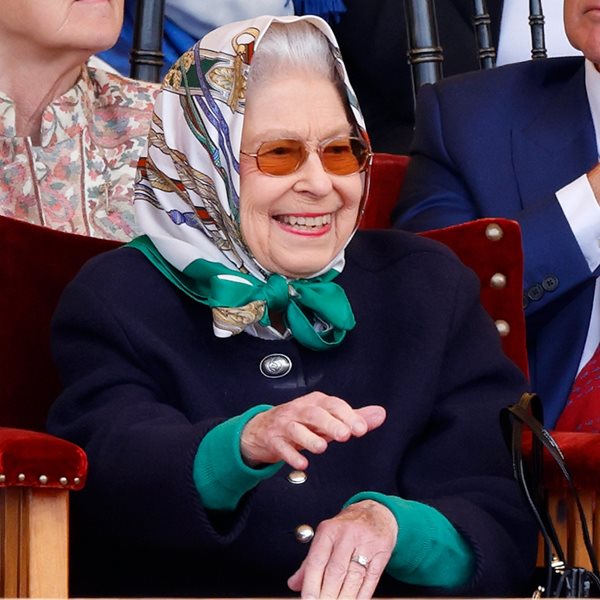 Κι όμως η βασίλισσα Ελισάβετ ήταν μεγάλο τρολ