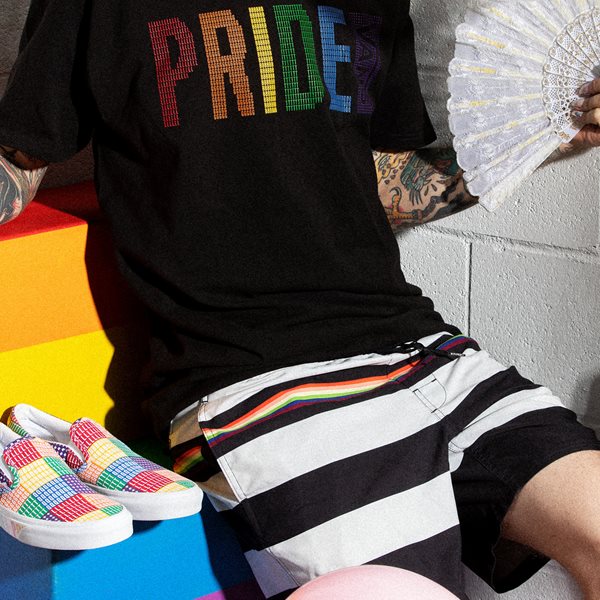 Η Vans τιμά το Pride 2021
