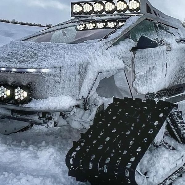 Πώς να κάνεις ακόμα πιο εξωγήινο το Tesla Cybertruck