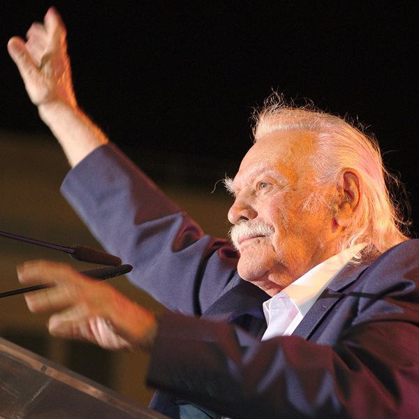 Το τελευταίο αντίο στον Μανώλη Γλέζο