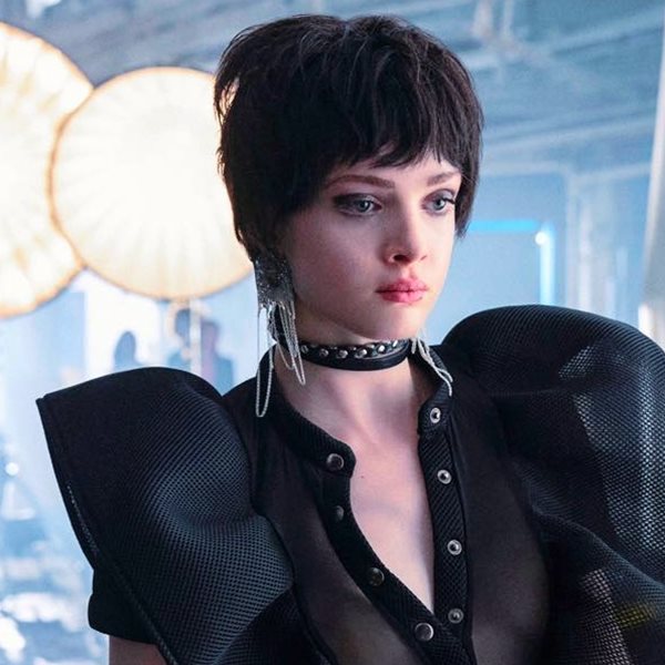 Elena Kampouris, η νέα Tokyo του Netflix έχει ελληνική καταγωγή