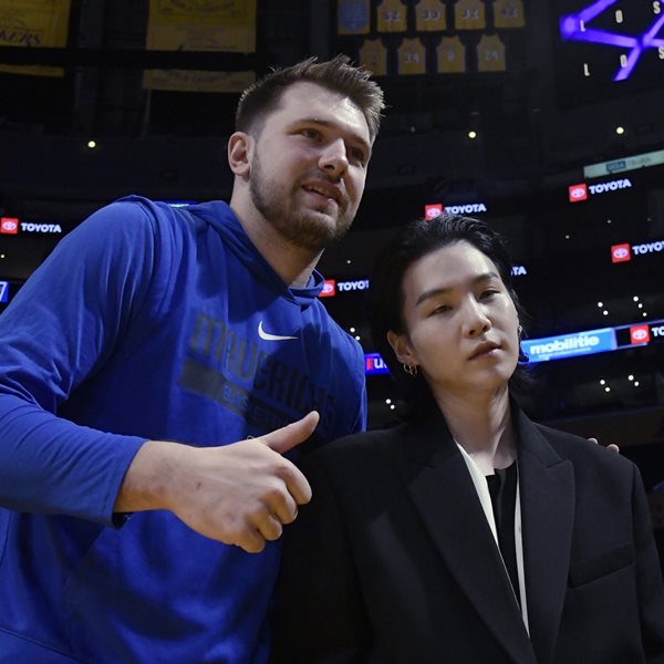Τι δουλειά έχει ο Suga των BTS στο NBA;