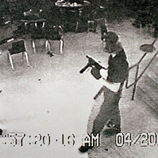 21 χρόνια από τη σφαγή στο λύκειο Κολουμπάιν
