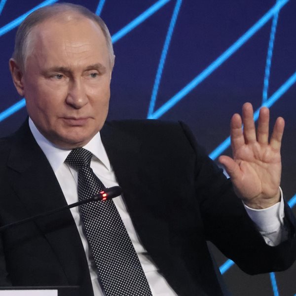 Από ό,τι φαίνεται, ο Vladimir Putin στο εξής θα κυκλοφορεί με αλεξίσφαιρο