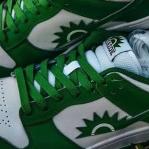 Τα viral sneakers 'ΜΠΑΣΟΚ' έφεραν αντιδράσεις