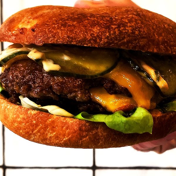 Smash’n Bun: Το επόμενο viral burger της Αθήνας