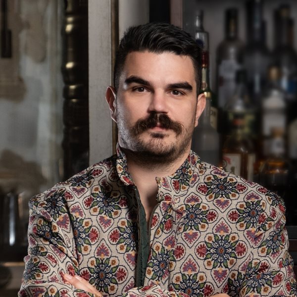 Τα gin & tonics του Βασίλη Κυρίτση