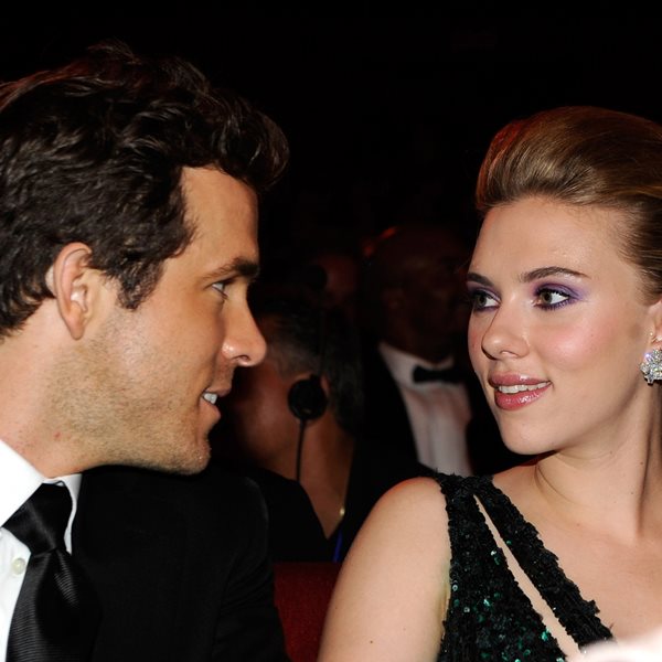 Τι θυμάται η Scarlett Johansson από τον γάμο της με τον Ryan Reynolds