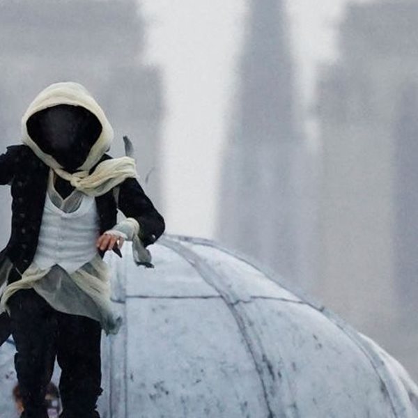 Ποιος ήταν τελικά ο μασκοφόρος δρομέας στην τελετή έναρξης των Ολυμπιακών Αγώνων;