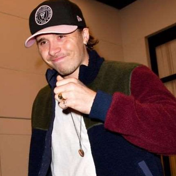 Το "άλλο" bomber jacket του Brooklyn Beckham