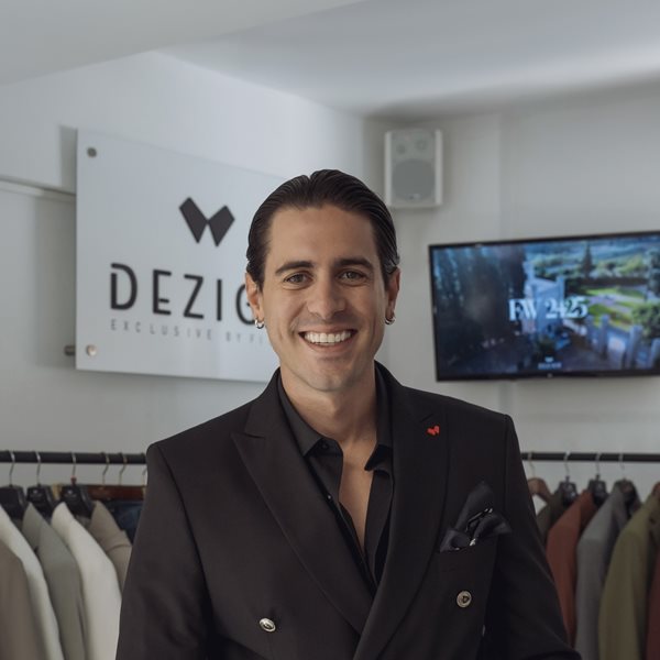 Για τον Αλέξανδρο Φίλη, μόδα είναι η αυθεντικότητα και ο πειραματισμός