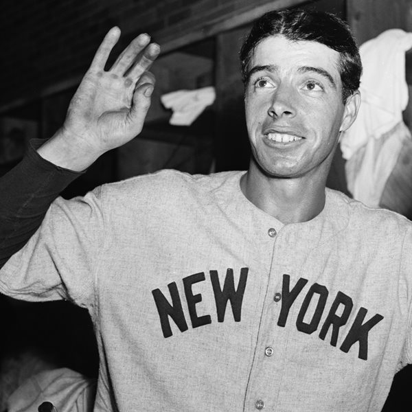 Πώς βρέθηκε ο Joe DiMaggio στο Mrs. Robinson των Simon & Garfunkel