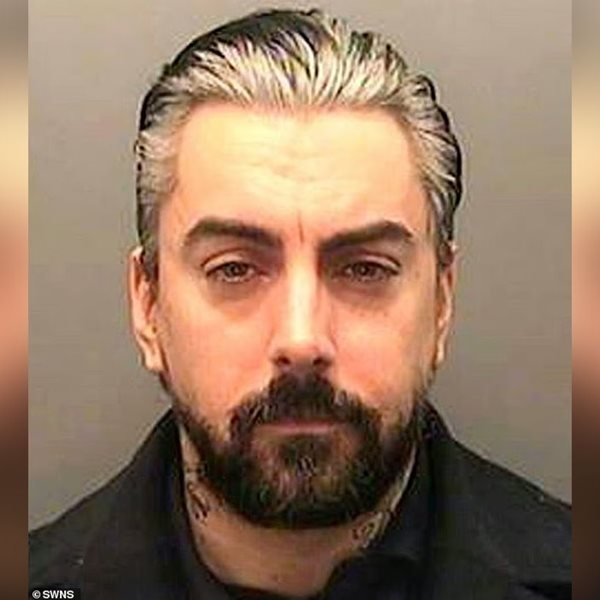 Παιδόφιλος τραγουδιστής γνωστού συγκροτήματος δολοφονήθηκε στη φυλακή