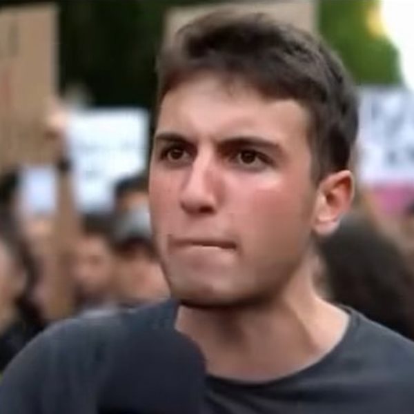 Σοκαριστικό AI βίντεο με διαδήλωση Ελλήνων κατά της Τεχνητής Νοημοσύνης