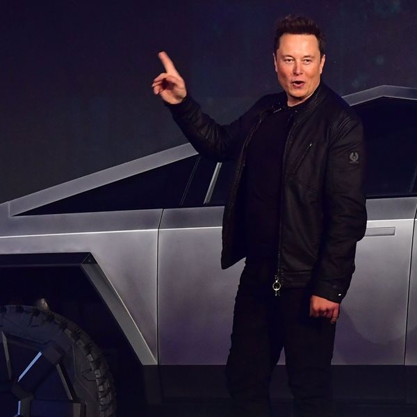 Ο Elon Musk απειλεί με αποχώρηση της Tesla από την Καλιφόρνια