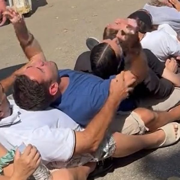 'Γεράσιμε, με έκαψες' -Έλληνας δαιμονίστηκε σε live μετάδοση από Κεφαλονιά