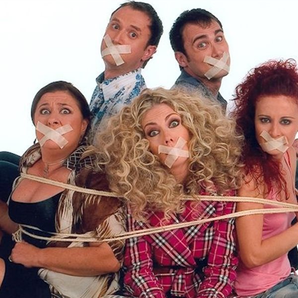 'Στο Παρά Πέντε': Επιστροφή της επιτυχημένης σειράς του Mega, με αφορμή τα 20 χρόνια