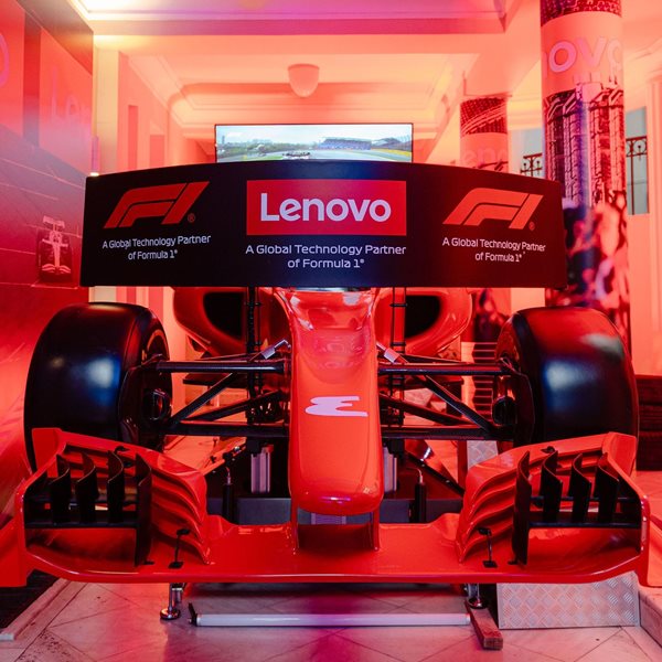 Η Lenovo έφερε την εμπειρία της Formula 1 στο Esquire Townhouse Athens