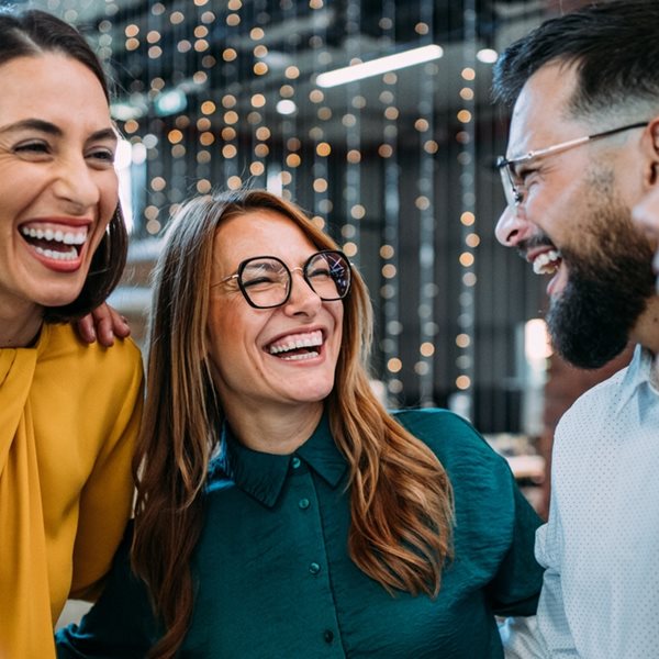 H εφαρμογή που θέλει να σε κάνει να γνωρίσεις ανθρώπους και να αφήσεις το κινητό