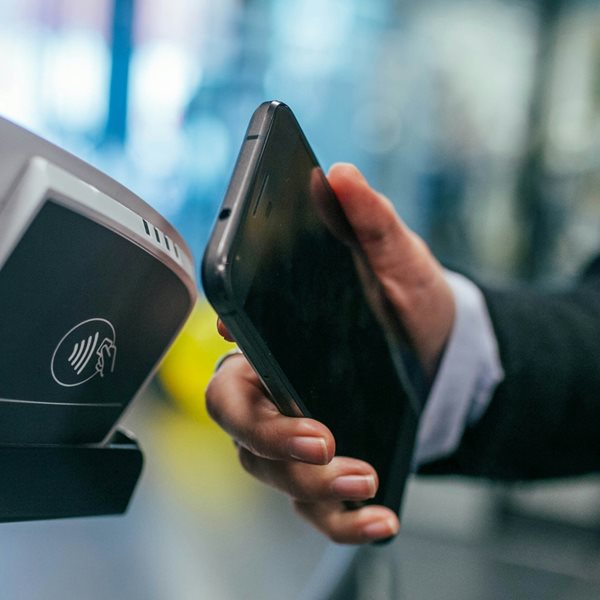 Ανέπαφες πληρωμές: Τι πρέπει να κάνεις για να προστατεύεσαι